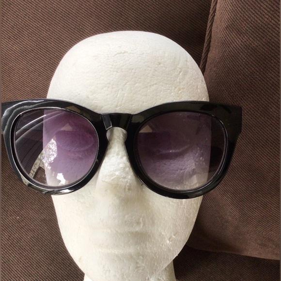 Le Specs JEALOUS GAMES Black Violet Oval Sunglasses - Picture 2 of 9